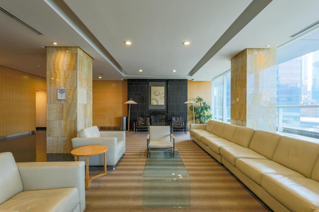 Skyline Elegance Condo Toronto Bagian luar foto