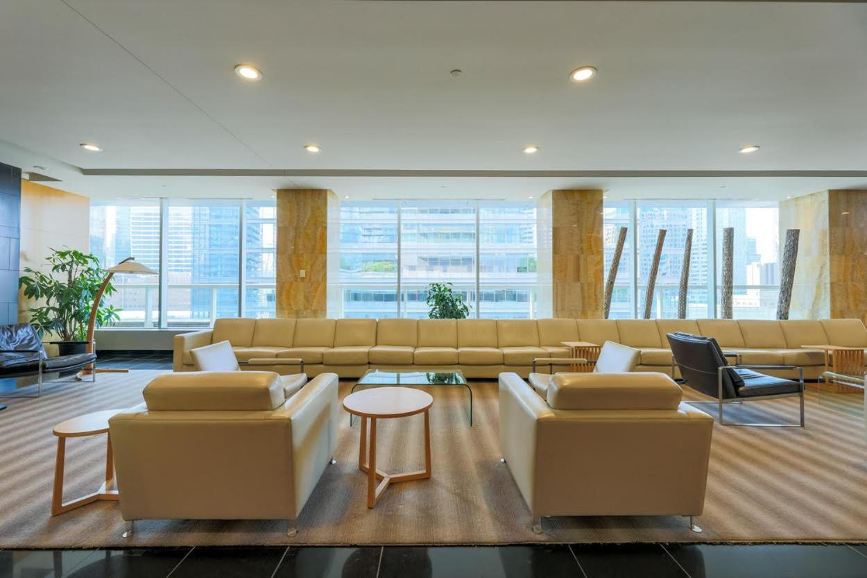 Skyline Elegance Condo Toronto Bagian luar foto