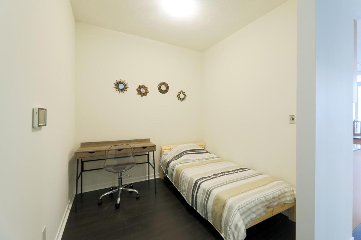 Skyline Elegance Condo Toronto Bagian luar foto
