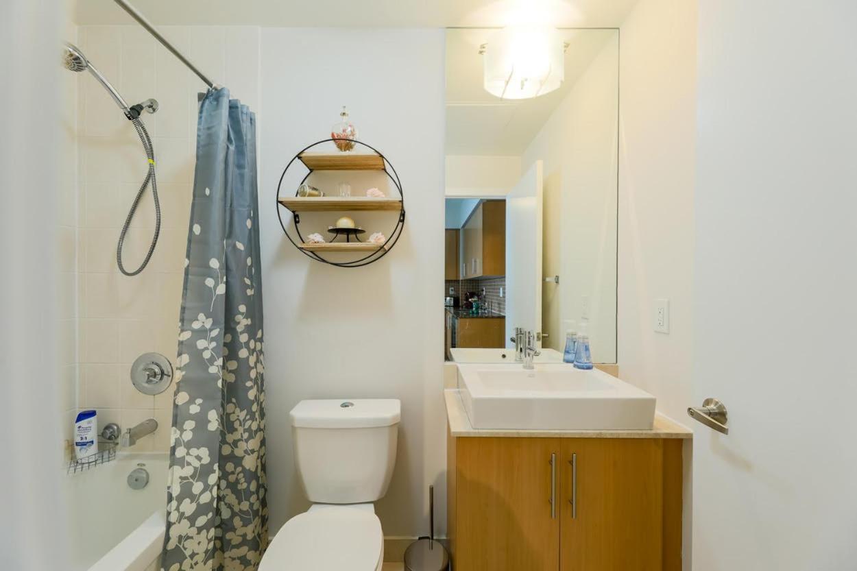 Skyline Elegance Condo Toronto Bagian luar foto